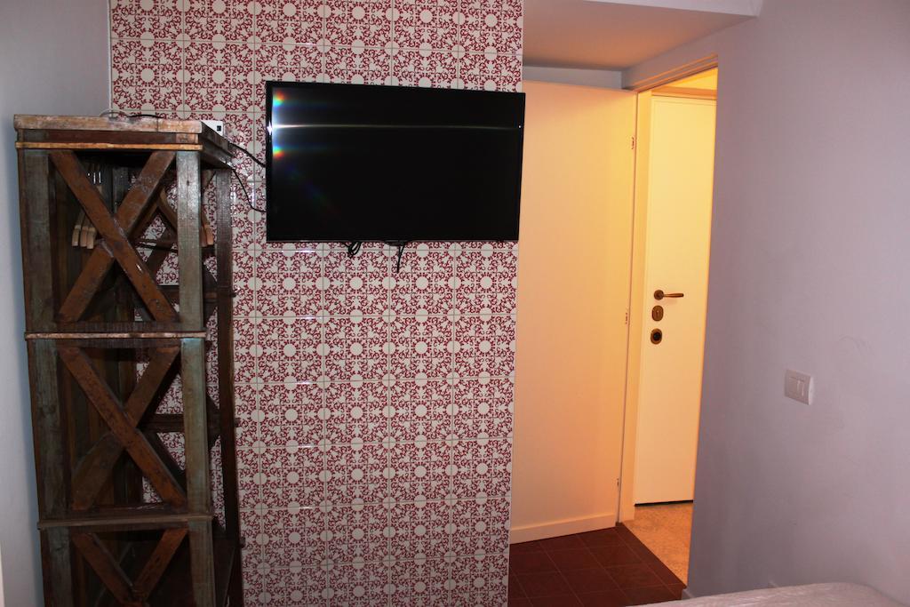 Abracadabra Tortona Bed & Breakfast 2*